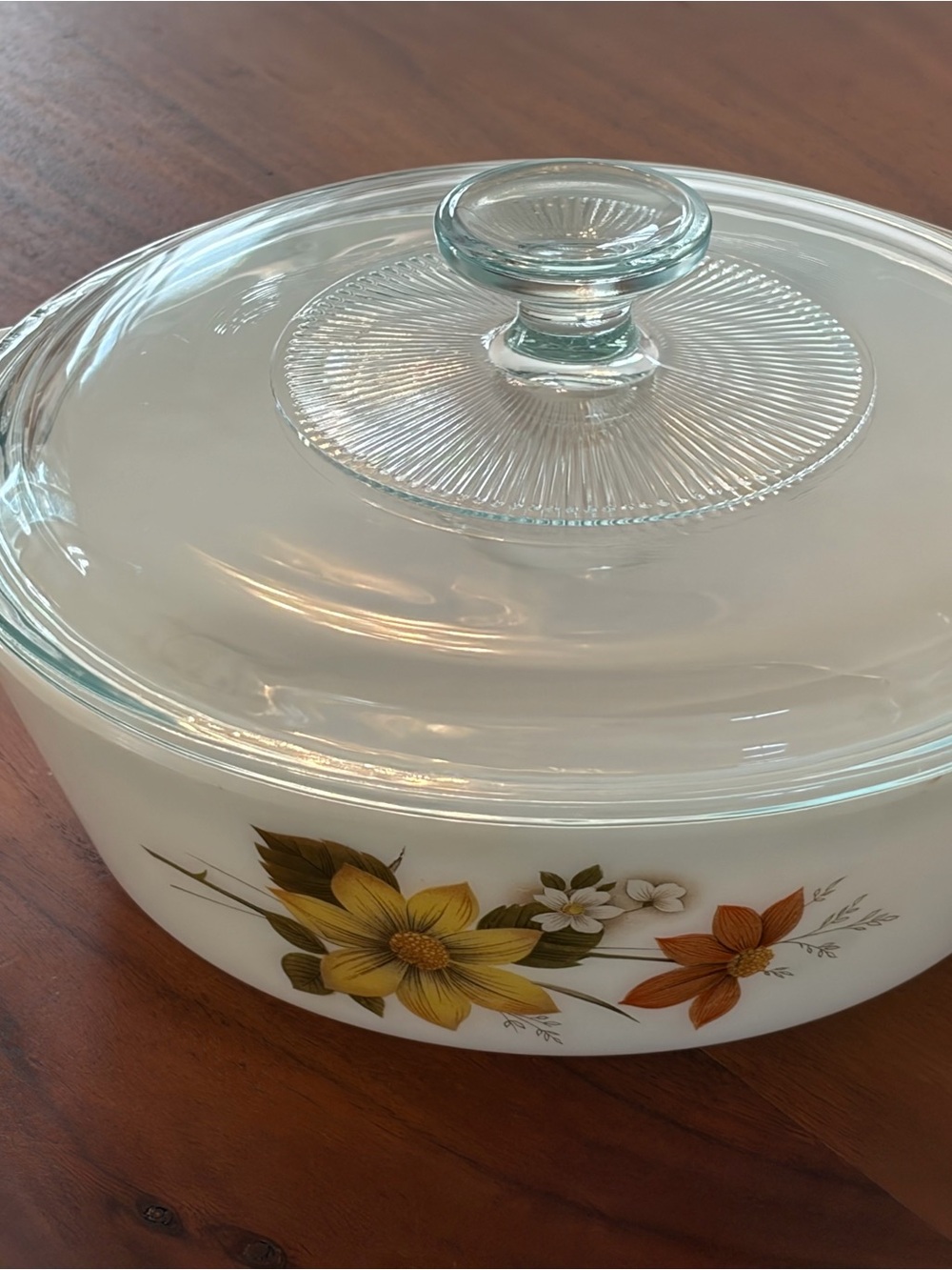 Vintage JAJ Pyrex Autumn Glory pattern casserole dish with lid
